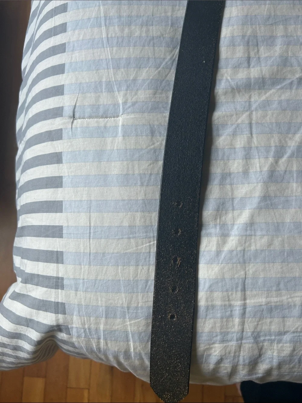 Source Unknown Black Leather Belt with Silver Buckle